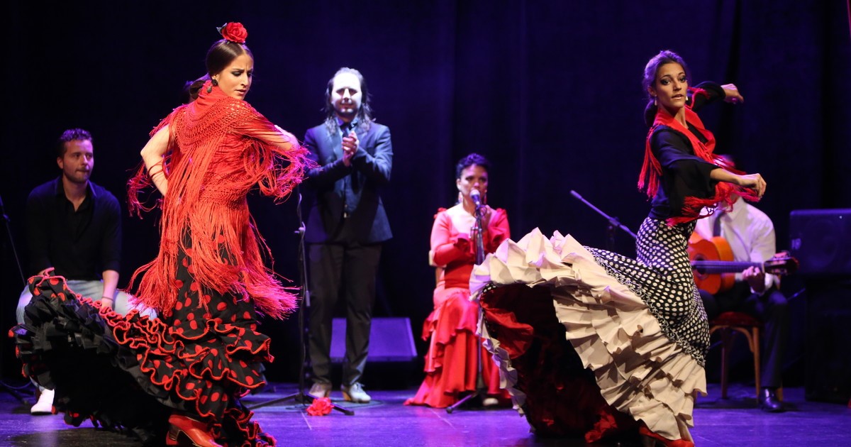 Flamenco dancers.jpg