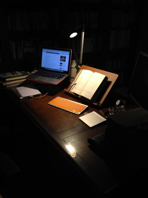 desk.jpg