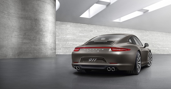 991-c4s-gallery-exterior-09.normal.0fb24f19-f1b3-4c0e-9903-33e86570137d.jpg