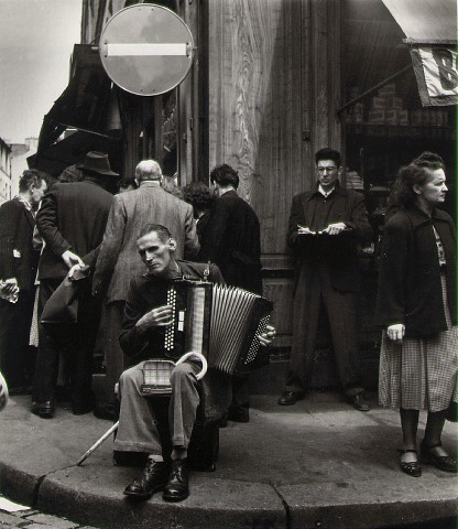 doisneau_accordionist.jpg