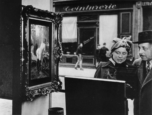 doisneau_sidelong_glance.jpg