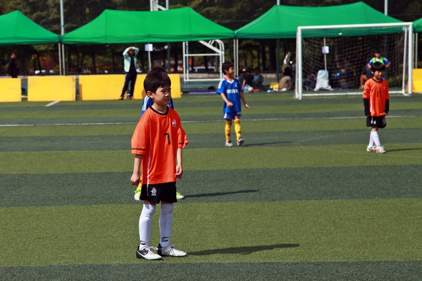 s_2014_10_03_축구 서있는 민호.JPG